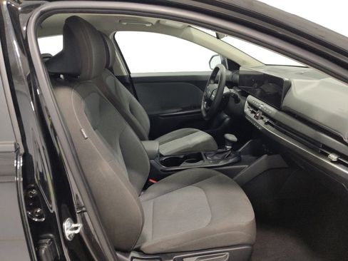 Used 2025 Kia K4 LXS image 21