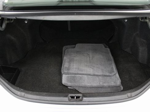 Used 2011 Toyota Camry LE image 22