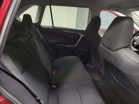 Used 2021 Toyota RAV4 LE FWD image 21