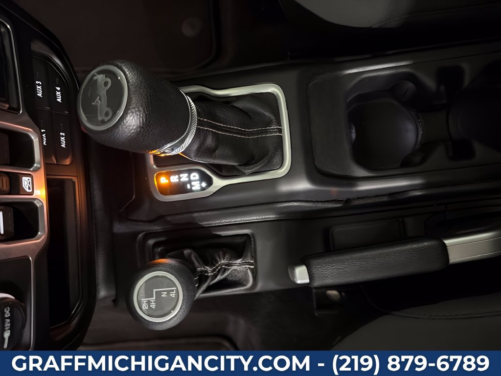 Used 2018 Jeep Wrangler Unlimited Sahara AWD/4WD image 25