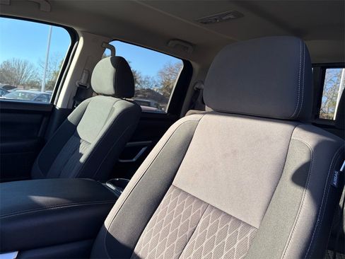 Certified 2024 Nissan Titan SV w/ SV Convenience Package image 12