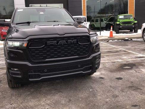 New 2026 RAM 1500 4x4 Crew Cab image 3