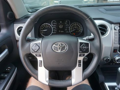 Used 2021 Toyota Tundra Limited w/ Limited Premium Package AWD/4WD image 3
