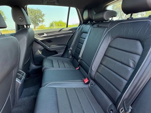 Used 2019 Volkswagen Golf R 4-Door image 14