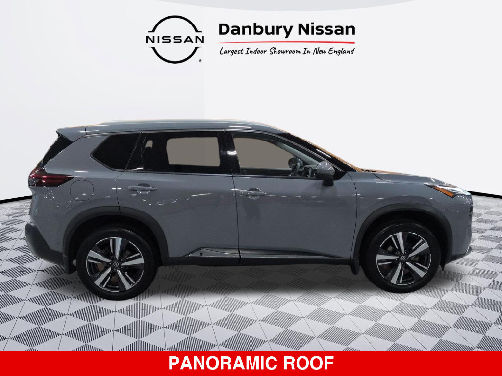 Used 2021 Nissan Rogue Platinum AWD/4WD image 2
