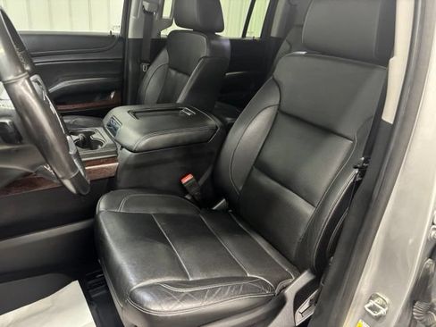 Used 2020 GMC Yukon XL SLT w/ Premium Edition AWD/4WD image 24