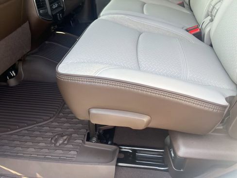 Used 2025 RAM 2500 Laramie AWD/4WD image 25