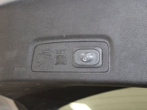 Used 2018 Lincoln MKC Premiere image 14