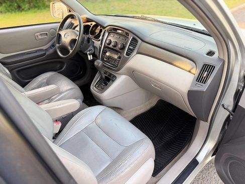 Used 2001 Toyota Highlander 2WD image 16