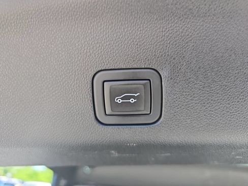Used 2024 Chevrolet Tahoe LT AWD/4WD image 12