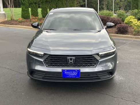 Used 2025 Honda Accord SE image 3
