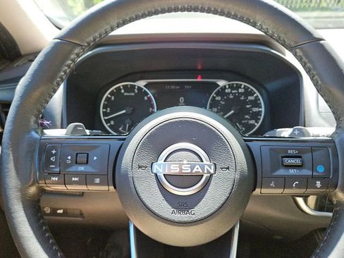 Used 2023 Nissan Rogue SL FWD image 23