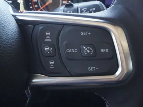 Used 2025 Jeep Wrangler Unlimited Sahara AWD/4WD image 29