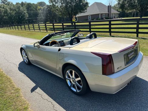 Used 2006 Cadillac XLR Convertible image 8