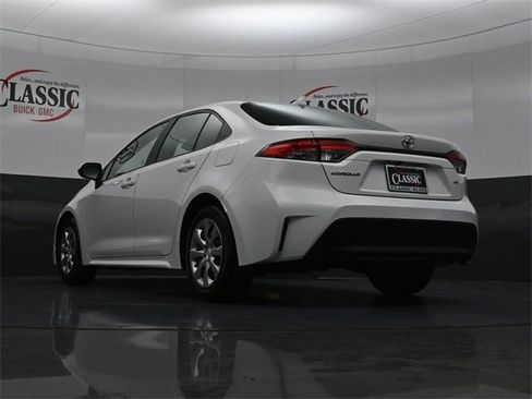Used 2024 Toyota Corolla LE image 23