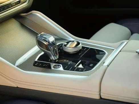 Used 2022 BMW X6 xDrive40i w/ Executive Package image 38