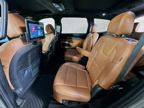 Used 2023 Kia Telluride SX Prestige X-Pro AWD/4WD image 29