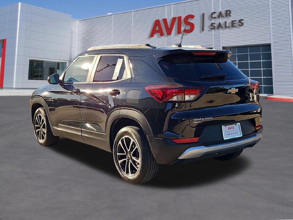 Used 2025 Chevrolet TrailBlazer LT AWD/4WD image 9