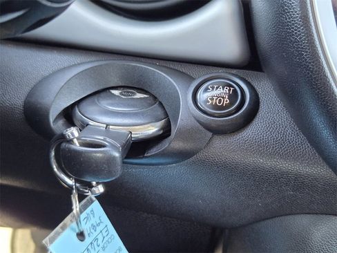 Used 2015 MINI Cooper Convertible image 19