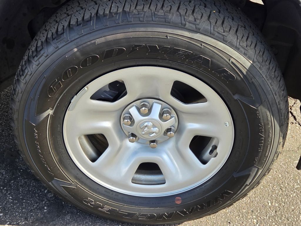 Used 2025 RAM 1500 Tradesman AWD/4WD image 9