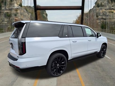 New 2026 Cadillac Escalade ESV Platinum Sport w/ LPO, ONYX Package AWD/4WD image 10