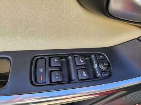 Used 2012 Volvo XC60 T6 R-Design Platinum image 22