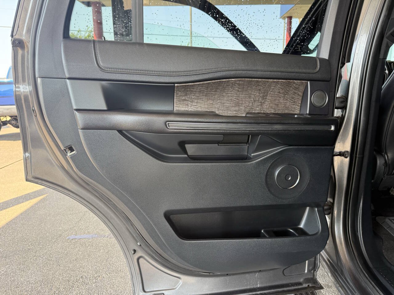 Used 2020 Ford Expedition Limited AWD/4WD image 16