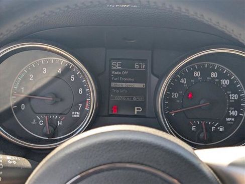 Used 2013 Jeep Grand Cherokee Laredo AWD/4WD image 10