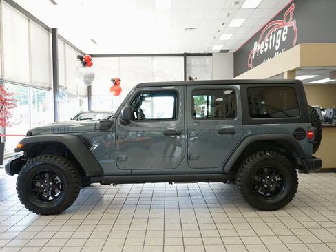 Used 2024 Jeep Wrangler Unlimited AWD/4WD image 3