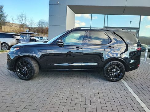 Used 2025 Land Rover Discovery Dynamic SE image 10