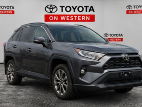 Used 2019 Toyota RAV4 XLE Premium w/ Cold Weather Package AWD/4WD image 3
