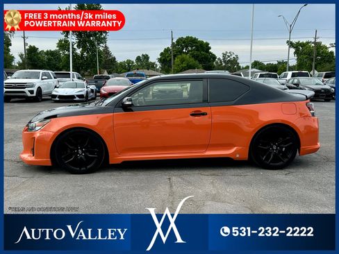 Used 2015 Scion tC FWD image 4