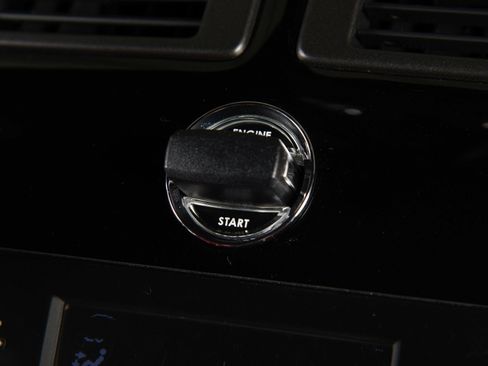 Used 2013 Aston Martin V8 Vantage Coupe image 18