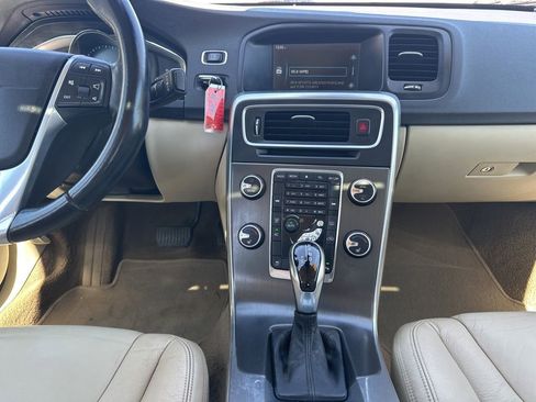Used 2014 Volvo S60 T5 FWD image 18