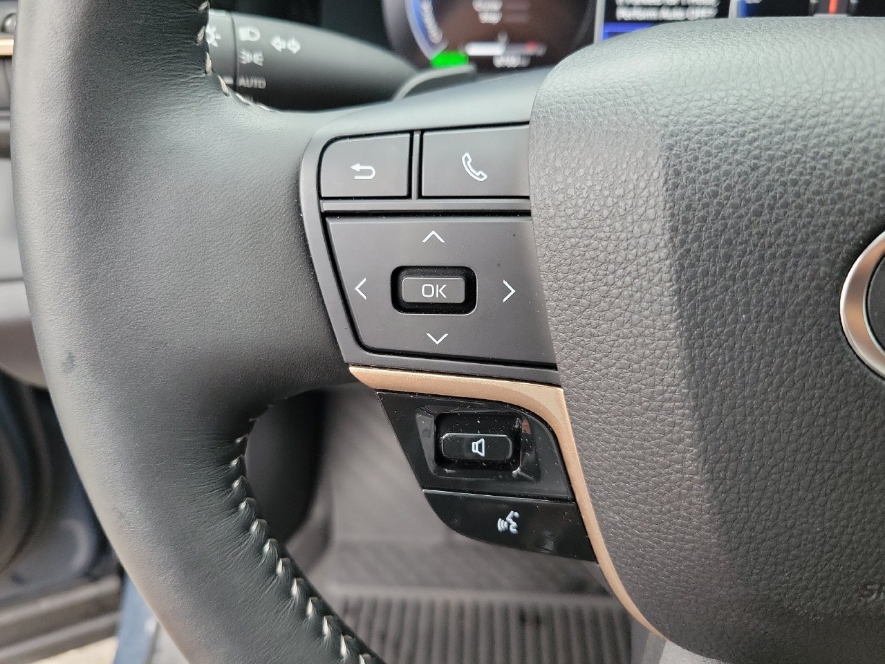 Used 2025 Toyota Crown Signia AWD/4WD image 21
