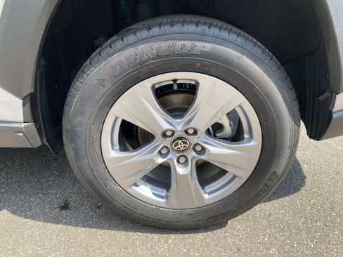 Used 2025 Toyota RAV4 XLE w/ Convenience Package image 15