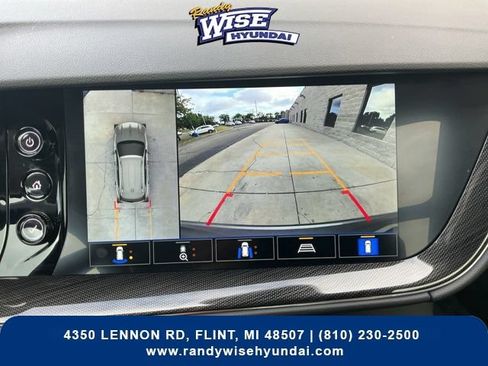 Used 2022 Buick Envision Essence w/ Technology Package I FWD image 5