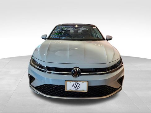 New 2025 Volkswagen Jetta SE image 2