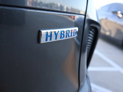 Used 2025 MAZDA CX-50 AWD 2.5 Hybrid w/ Premium Pkg image 16