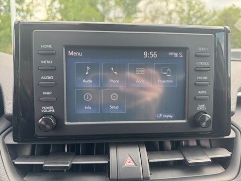 Used 2019 Toyota RAV4 LE AWD/4WD image 13