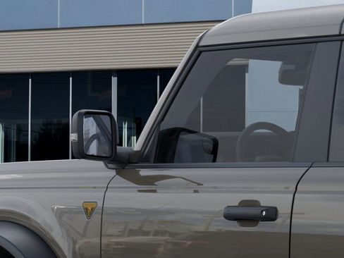 Used 2025 Ford Bronco Badlands image 13
