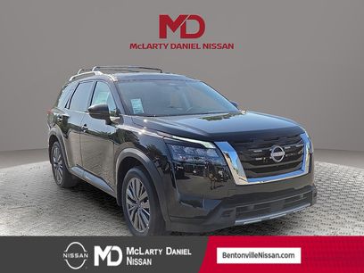 New 2025 Nissan Pathfinder SL w/ SL Premium Package
