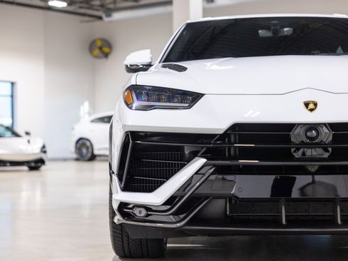 Used 2023 Lamborghini Urus Performante image 25
