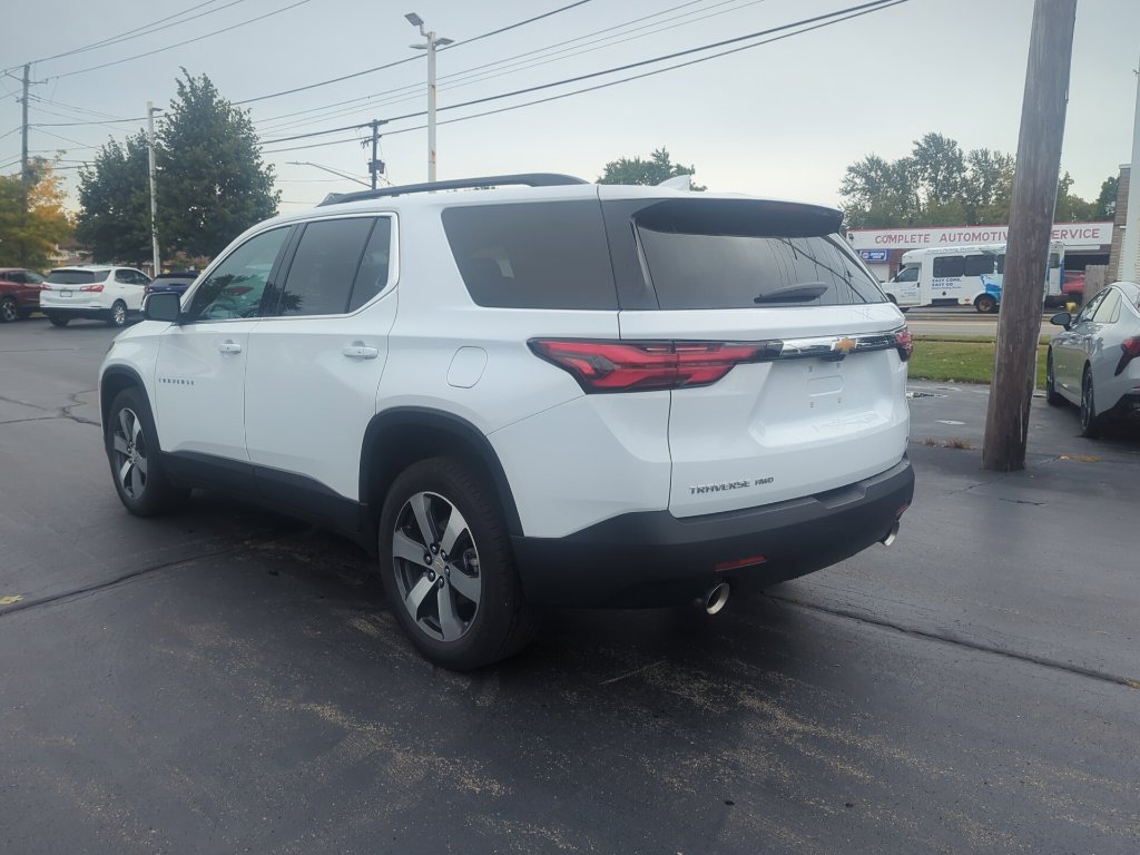 Certified 2023 Chevrolet Traverse LT w/ LT Premium Package AWD/4WD image 8