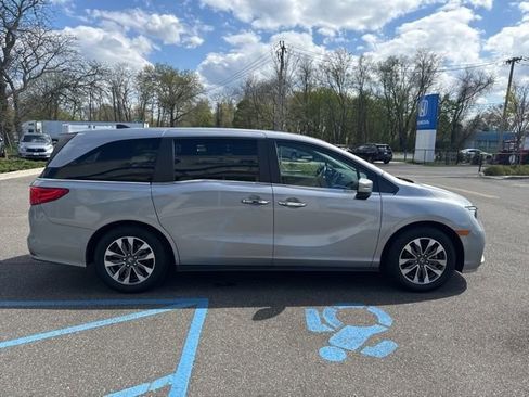 Certified 2023 Honda Odyssey EX-L image 9