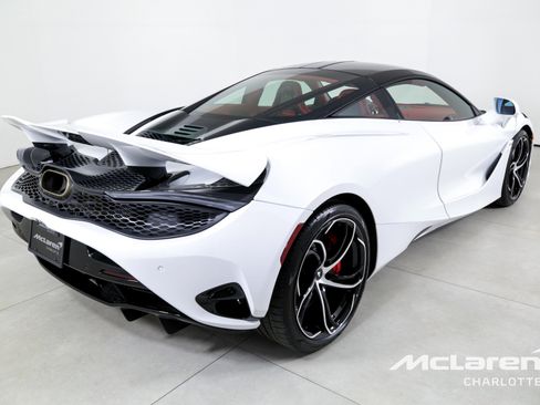 Used 2024 McLaren 750S image 9