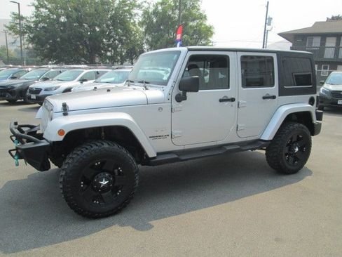 Used 2011 Jeep Wrangler Unlimited Sahara w/ Dual Top Group AWD/4WD image 3