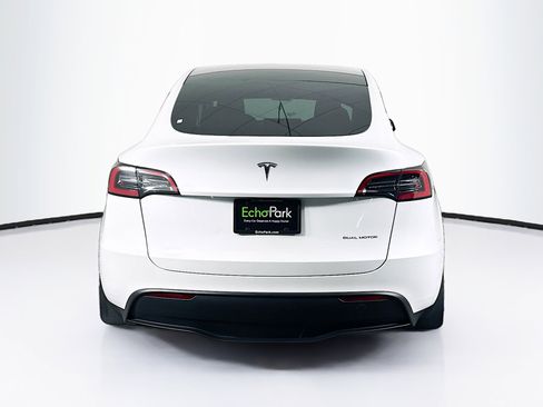 Used 2024 Tesla Model Y Long Range image 7