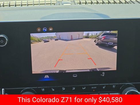 Used 2025 Chevrolet Colorado Z71 w/ Z71 Convenience Package 2 AWD/4WD image 28