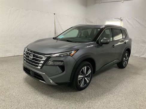 Used 2024 Nissan Rogue SL AWD/4WD image 2